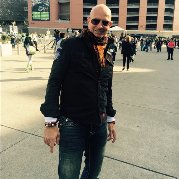 Meet your Posher, Mark - Picture 3 of 4